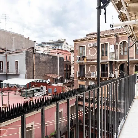 Via Etnea Cozy Apartment With Balcony Catania Exterior foto